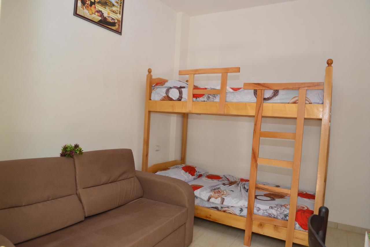 Hotel Gonaj Велипойе Экстерьер фото